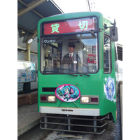 札幌市内の路面電車が「雪ミク」仕様に！車内アナウンスは藤田咲 画像