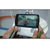 【MWC 2011（Vol.13）：動画】Play Stationスマートフォン「Xperia PLAY」の操作感は？ 画像
