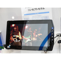 【ESEC 2011（Vol.1）】Intel、Atom E600搭載の次世代多機能タッチデバイスを展示 画像