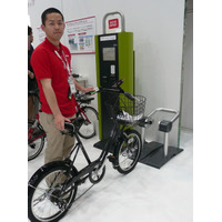 【Wireless Japan 2011（Vol.14）】NTTドコモ、その場で会員登録できる汎用型サイクルシェアリングシステムを公開！ 画像