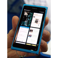 【CommunicAsia 2011】初のMeeGo OS搭載スマートフォン「Nokia N9」……その特徴は？ 画像
