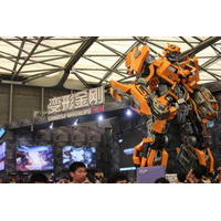 【中国ゲームビジネス】「トランスフォーマー」は「変形金剛」で展示……China Joy 2011 画像