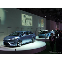 【東京モーターショー11】燃料電池車もすでに“リアル”…22世紀に向かうトヨタ 画像