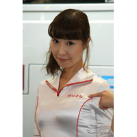 【フォトレポート】東京モーターショー2011コンパニオン…いすゞ その2 画像