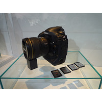 【CP＋ 2012（Vol.10）】ミラーレス一眼など魅力的な展示多数！……会場の様子（2） 画像