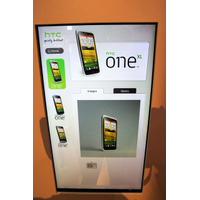 【MWC 2012 Vol.43（動画）】高速連写、HD動画、F2.0レンズ……HTC One カメラ性能をチェック 画像