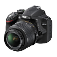 ニコン、スマホ・タブレットに無線LANで写真・動画を転送できるデジタル一眼「D3200」 画像
