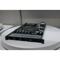 【富士通フォーラム2012】バッテリー装置、GPUを搭載可能な2WAYサーバー CX270 S1 画像