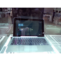 【COMPUTEX TAIPEI 2012 Vol.5】サムスン、タブレットにもなるWindows 8搭載Ultrabook 画像