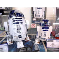 【おもちゃ見本市 2012】家庭用プラネタリウム R2-D2 に高性能バージョン 画像