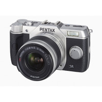 ペンタックス、最小クラスのミラーレス一眼デジカメ「PENTAX Q10」……100色から選べるサービスも 画像