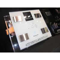 【CEATEC 2012 Vol.43】パナソニック、スマホ連動の健康測定機器 画像