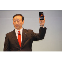 ドコモ加藤社長、2013春モデルでは「Xperia Z」を“一押し” 画像