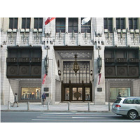 街のランドマークを目指し、伊勢丹新宿店が本館正面玄関を1933年当時の姿に復元 画像