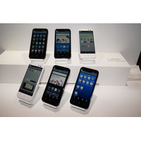 【au 2013夏モデル】3日間充電不要!?……IGZO搭載「AQUOS PHONE SERIE SHL22」 画像