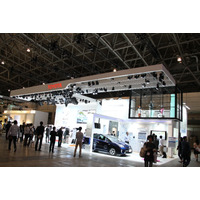 【CEATEC 2013 Vol.13】パーソナルモビリティ i-ROADが国内初展示…トヨタ 画像