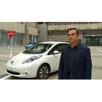 【CEATEC 2013 Vol.33】自動運転車を日産カルロス・ゴーン社長が試乗 画像