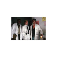 キーファー・サザーランドが正義感溢れる医師を好演「ドク・ソルジャー」 画像