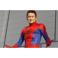 中村獅童、銀座でスパイダーマンスーツ姿に 画像