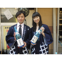 蔵元10社の日本酒を飲み比べ！目立つ女性参加者 画像
