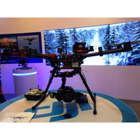 【CommunicAsia 2014 Vol.4】一眼レフを搭載して空撮が可能なマルチコプター 画像