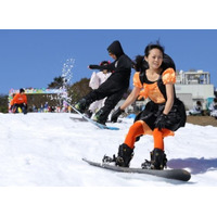 日本一早い“初滑り”、富士山2合目のスキー場がオープン 画像