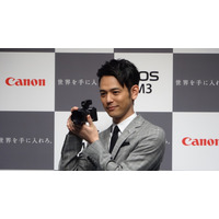 妻夫木聡、オペラ座屋上に登る！ キヤノンEOS M3のCMは日本初のロケ 画像