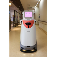 パナソニックの自律搬送ロボット「HOSPI」、シンガポールの総合病院に導入 画像