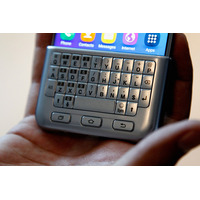 「Galaxy Note 5/S6 edge+」用に、BlackBerry風の物理キーボード付きカバー発売 画像