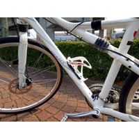 目立たずに設置できる薄型軽量の自転車用盗難防止センサーが登場…プロテクタ 画像