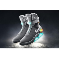 自動紐締めスニーカー「Nike Mag」がついに登場！……あの映画で描かれた“未来”が実現 画像