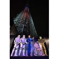 「スター・ウォーズ」本日公開！東京スカイツリーがライトセーバーに変身 画像