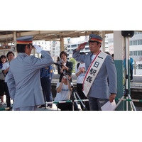 ファンキー加藤、ロケ地で1日駅長に 画像