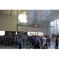 iPhone 7/7 Plus発売！ Apple Store表参道で200人の行列 画像