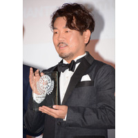 藤本敏史、「ブラは片手で外す派」と告白 画像