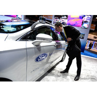 フォード、自動運転車の開発車両を初公開 画像