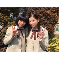芳根京子と石井杏奈のピースショットに「大好きなふたり!!」と反響 画像