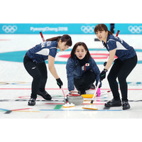 カーリング女子、韓国戦のおやつタイムはイチゴとお菓子 画像