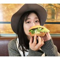 ヘルシーファット？フレッシュネスバーガー「サーモンアボカドサンド」を食べてみた 画像