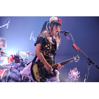 BAND-MAID、ライブでワールドツアー＆ニューシングル情報を発表 画像