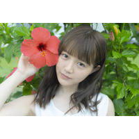 声優・尾崎由香のが1st写真集を発売！「色んな私がギュッと詰まった1冊」 画像