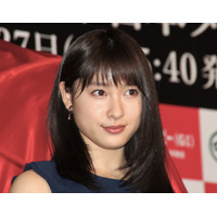 土屋太鳳、ショートヘア姿に「山崎賢人かと思った！」「欅坂46の平手ちゃんかと」の声 画像