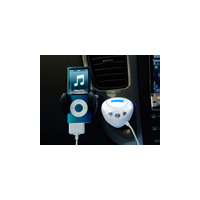 iPodの充電が可能なiPod用デジタルFMトランスミッタ——海外でも使用可能 画像
