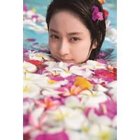 平祐奈、ベトナム撮影のカレンダー発売決定！写真集秘蔵カットで構成 画像