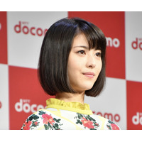 浜辺美波、美しいドレス姿に「どこのお姫様ですか」「お美しい」と絶賛の声 画像