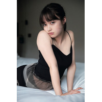 10代最後で魅せるセクシーなカットも！橋本環奈のセカンド写真集『NATUREL』が発売 画像