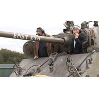 元NHKアナウンサー・登坂淳一、戦車砲で過去の自分と決別！“ある物”を爆破することに…… 画像