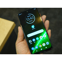 モトローラ、ミッドレンジ価格にフォーカスした「moto g7」シリーズ3機種 画像