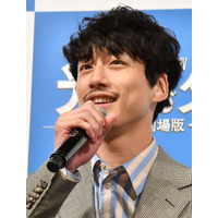 坂口健太郎、筋トレに激ハマリ！噛みつきたくなる体にしてくれとオーダー 画像