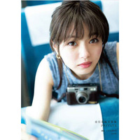 【昨日のエンタメニュース】市川美織、1st写真集発売／欅坂・平手、歌唱中に笑顔 画像